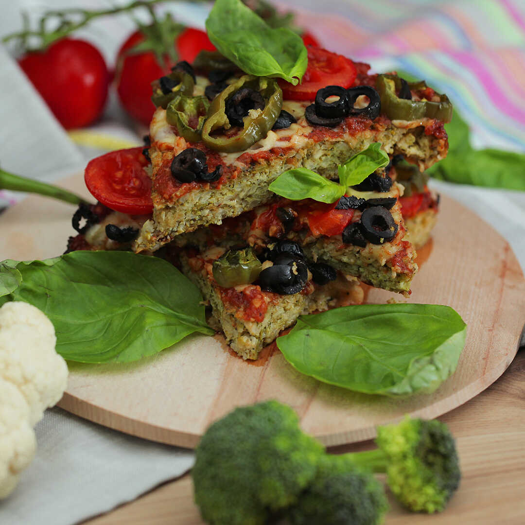 Brokoli Karnabahar Tabanlı Sebzeli Pizza resmi