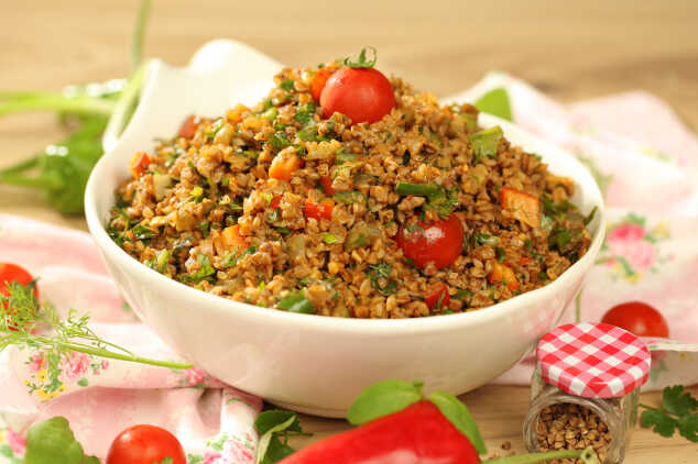 Karabuğday Salatası: Hem lezzetli, hem düşük kalorili, hem de sağlıklı