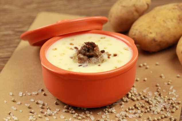 Kavurmalı Kremalı Patates Çorbası: Kavurma bu çorbaya çok yakıştı!