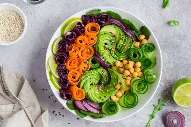Salatasız sofraya oturmayanlar için birbirinden farklı 10 salata tarifi