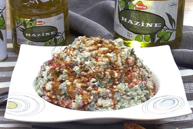 Yoğurtlu Köz Biberli Bulgur Salatası